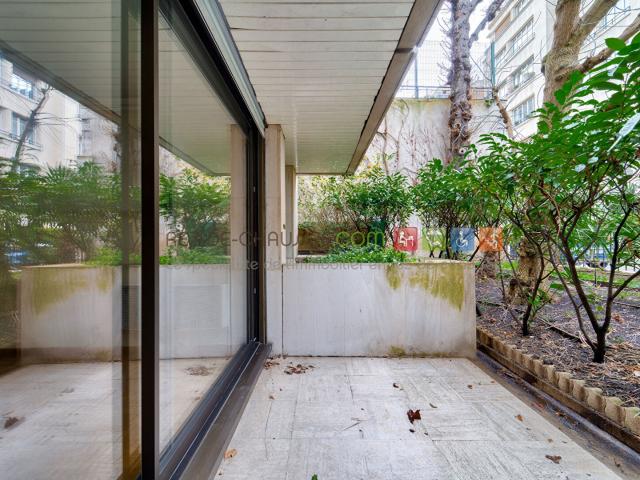 APPARTEMENT 2 PIECES EN REZ DE JARDIN