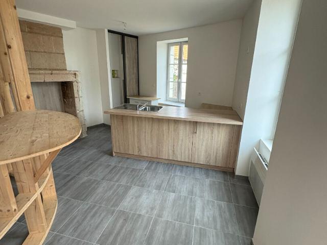 Appartement 2 pièces entièrement rénové 50 m² Charme de l'ancien