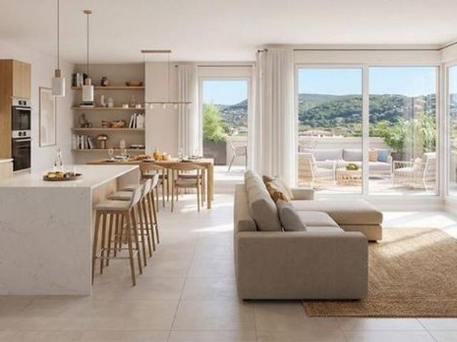 Appartement 2 pièces La Ciotat à 9 min à vélo du Centre Historique et des plages