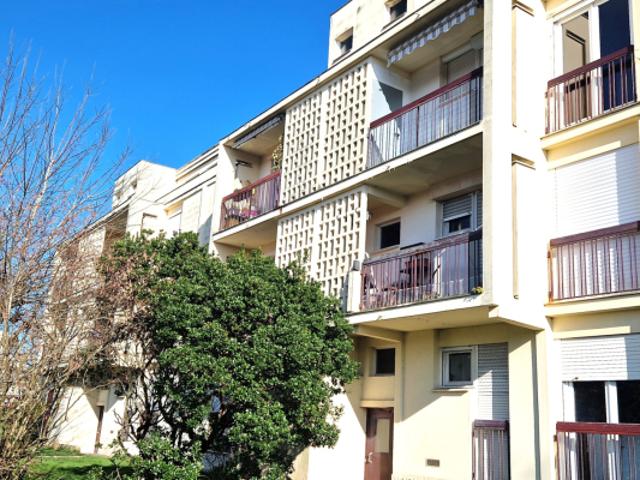 APPARTEMENT 2 PIECES MERIGNAC LIMITE CAUDERAN AVEC PLACE DE