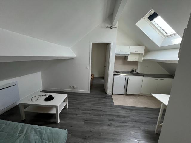 Appartement 2 PiECES MEUBLE 870 € CC