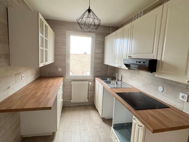 Appartement 2 pièces Montgeron 52.00m² 880€ à louer