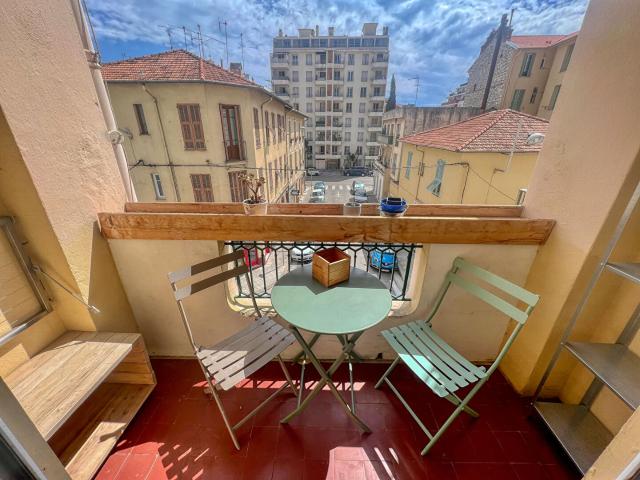 Appartement 2 pièces Nice 38.00m² 900€ à louer