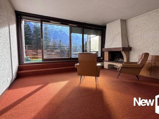 APPARTEMENT 2 Pièces PARKING COUVERT PRIVATIF CAVE TERRASSE COUVERTE Plein SUD
