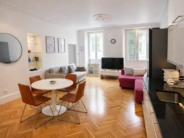 Appartement 2 pièces rénové à 30 m du port de Villefranche s. 55m² Villefranche sur Mer