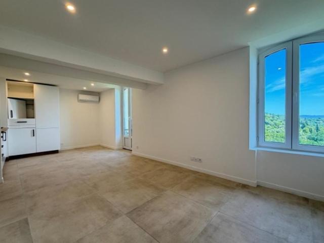 Appartement 2 pièces rénové Bien unique sur le secteur ?