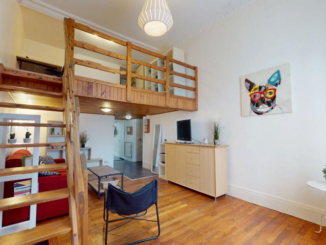 Appartement 2 pièces rénové de 67m2 en duplex GRENOBLE 38000