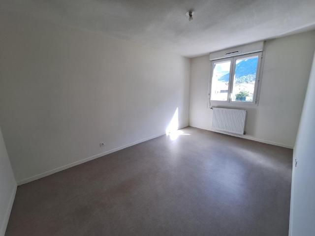 Appartement 2 pièces Saint Egrève route de Grenoble