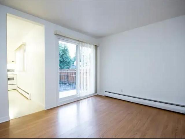 Appartement 2 1/2 semi meublé et chauffé au 1er étage
