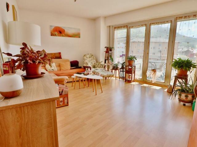 Appartement 2.5 pces rénové avec rendement immédiat
