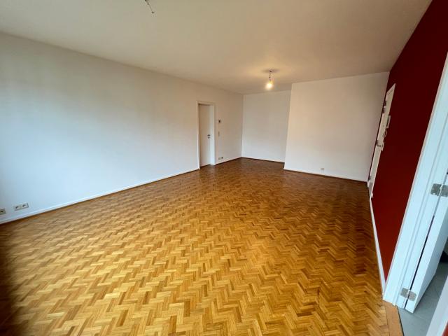 Appartement 2ch + Parking à 1050 Ixelles • Loyer: 1 250 €