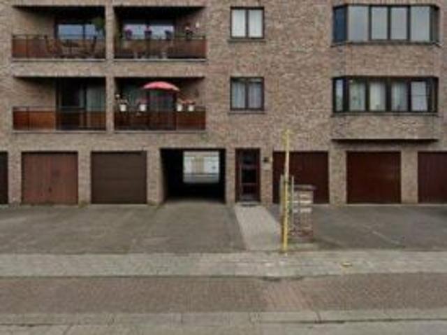 Appartement 2de verdieping links + ruime garage te koop