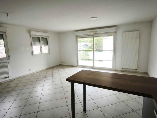 Appartement 2ème étage 54 m2 2 pièces Non meublé