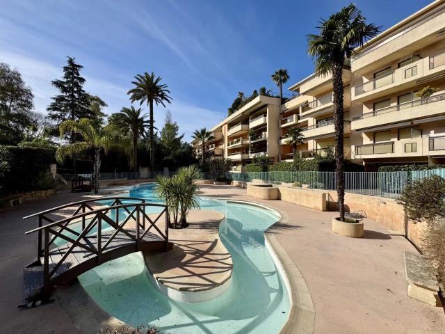 Appartement 2p52m2 dernier étage, garage, piscine, tennis, g. 52m² Cannes
