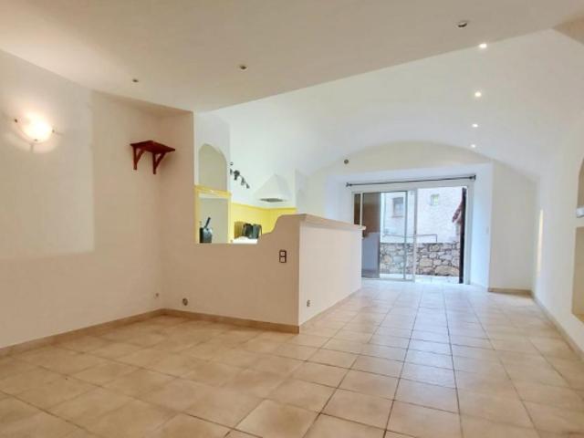 APPARTEMENT 2P TERRASSE PRIVATIVE