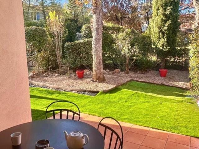 APPARTEMENT 2P JARDIN PISCINE TENNIS
