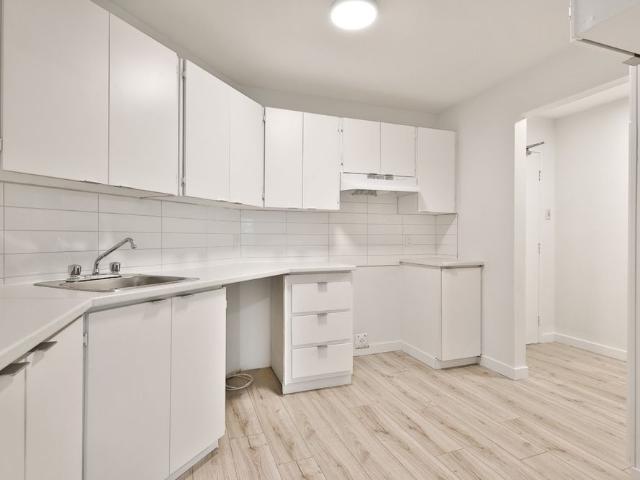Appartement 302 480 Ch. De La Rabastalière O