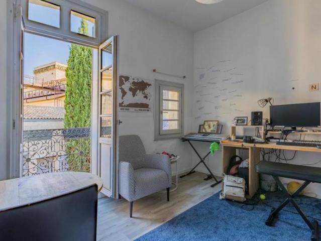 Montpellier centre: T2 de charme avec balcon au calme