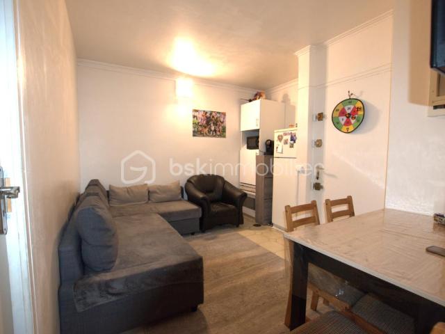 Appartement 31 m² avec cave et parking en sous sol
