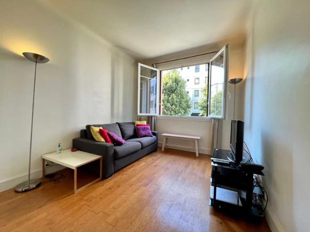 Appartement 32 m² avec une chambre situé rue Breguet au 1er étage avec ascenseur