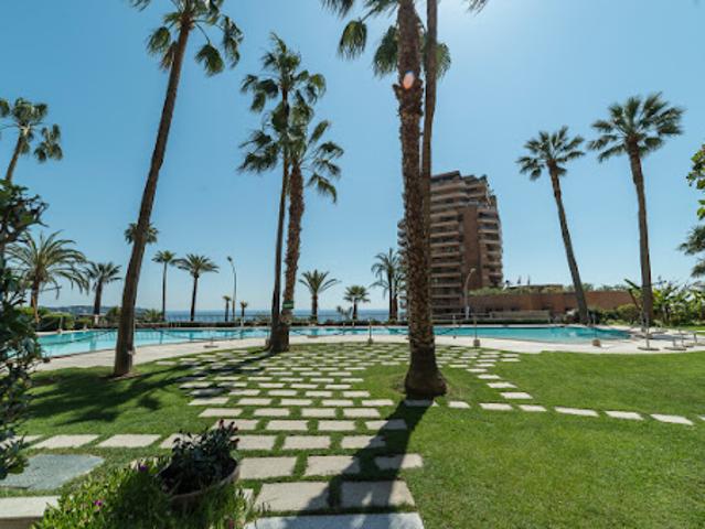 Appartement avec terrasse et piscine