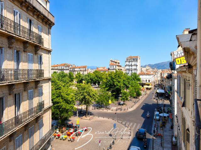 APPARTEMENT 3/4 PIECES 68M2 TRAVERSANT LUMINEUX VUE NOTRE DAME DE LA GARDE VUE MER LA PLAINE 1300