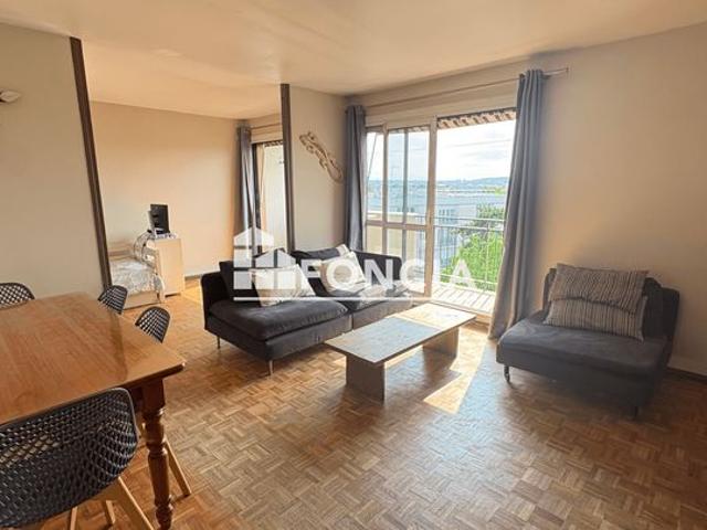 Appartement 3/4 pieces en dernier etage