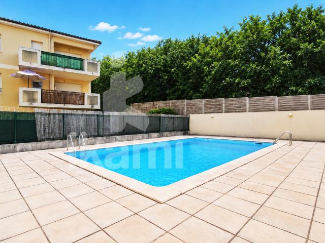 Appartement 36 m2 2 pièces Romans sur Isère, parking+cave dans résidence sécurisée récente avec piscine