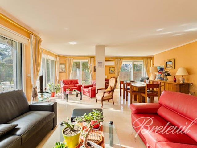 Appartement avec terrasse en bord de mer