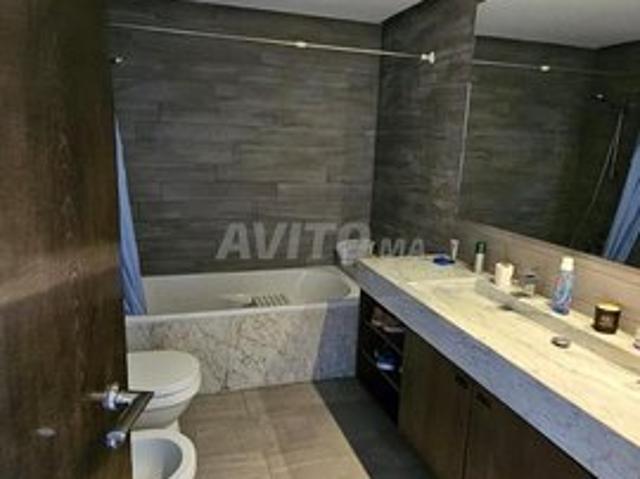 Appart 3 ch à vendre 162 m² joyau bouskoura