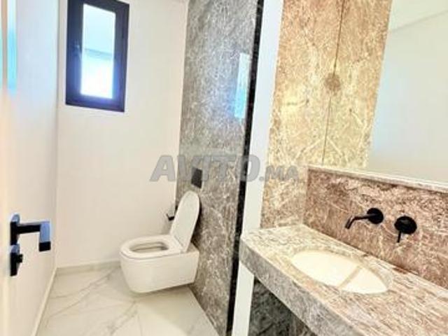 Appartement 3 ch vide à louer 4 min morocco mall