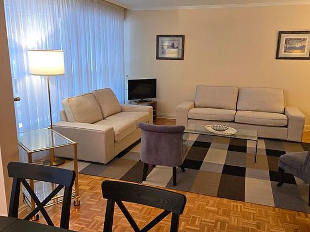 Appartement 3 chambres meublé avec ascenseur, concierge et place de parking en option Paris 13°