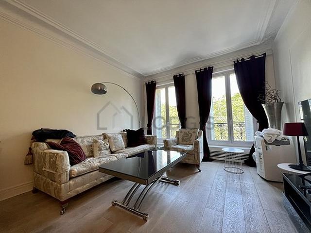 Appartement 3 chambres meublé avec ascenseur et concierge Invalides Paris 7°