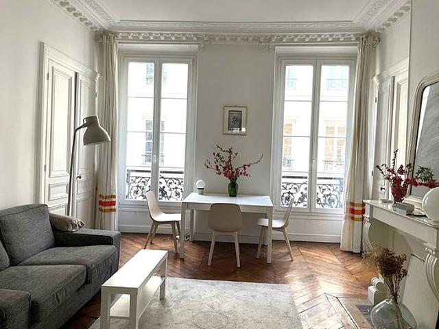 Appartement 3 chambres meublé avec piscine, ascenseur et cheminée Gare de l'Est Paris 10°