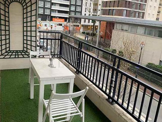 Appartement 3 chambres meublé avec terrasse, ascenseur et place de parking en option Issy Les Moulineaux 92130