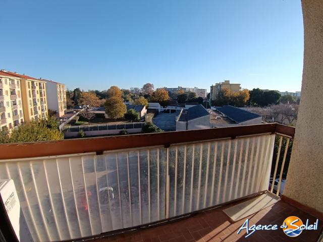 Appartement 3 chambres avec grande cave proche centre ville