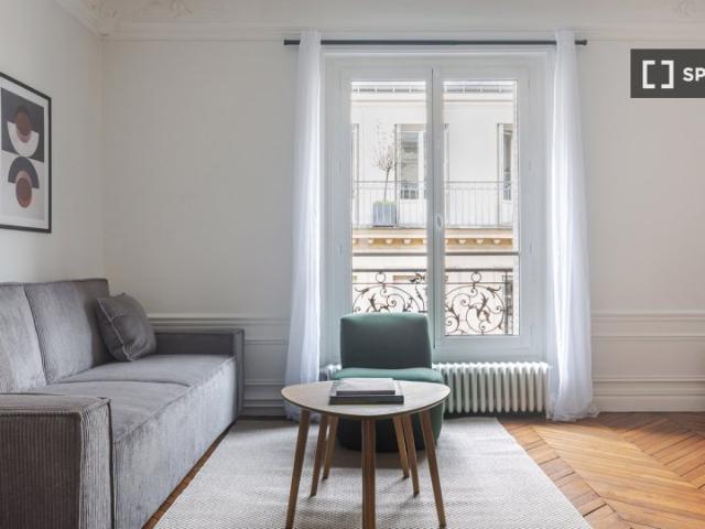 Appartement 3 chambres à louer à Saint Philippe du Roule, Paris
