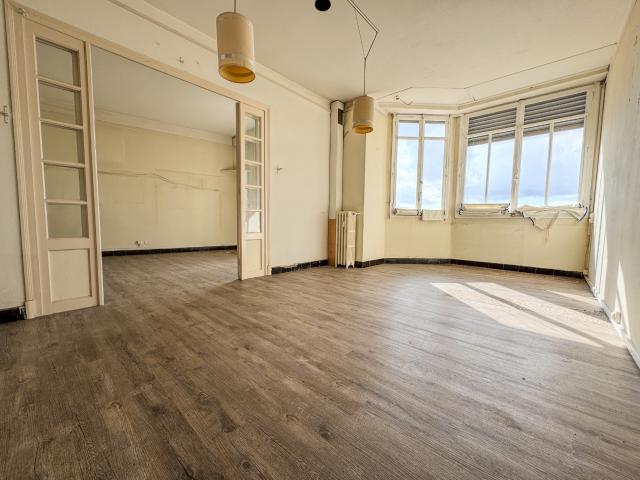 APPARTEMENT 3 CHAMBRES 100 M2 CHAMPS DE MARS