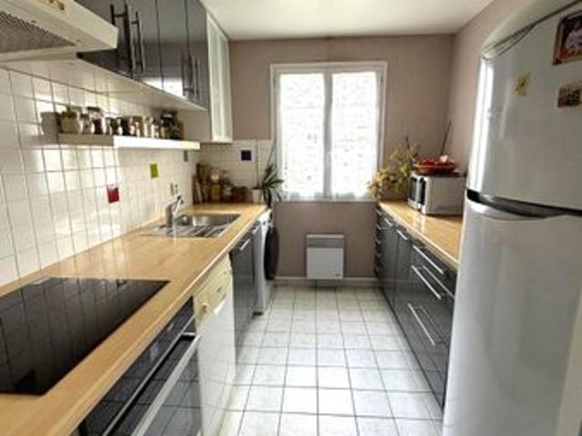 Appartement 3 p de 70m² en bon état à Appolonia