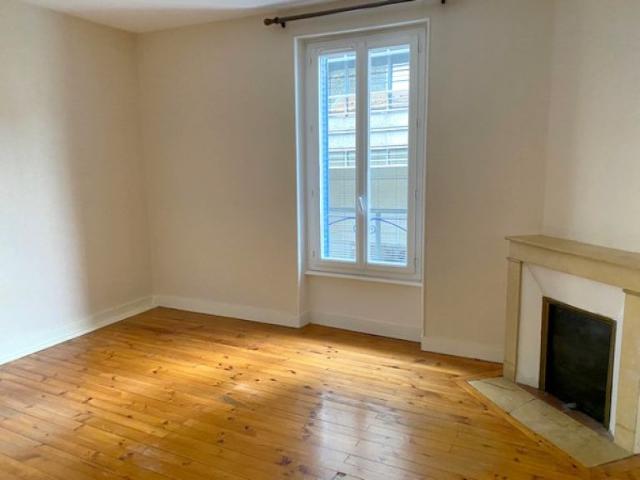Appartement 3 pièce s 2 chambre s 61 m²