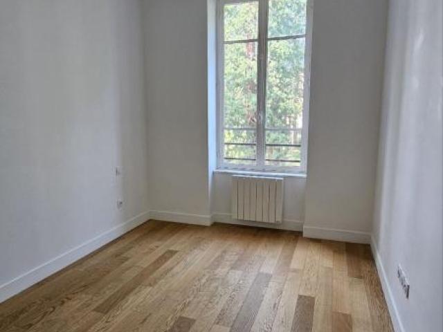 Appartement 3 pièce s 2 chambre s 70 m²