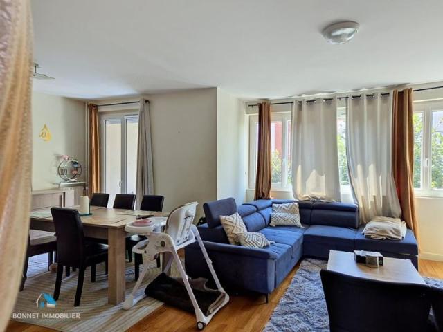 Appartement 3 pièce s 2 chambre s 80 m²