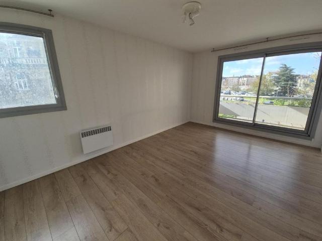 APPARTEMENT 3 pièce s 49m²