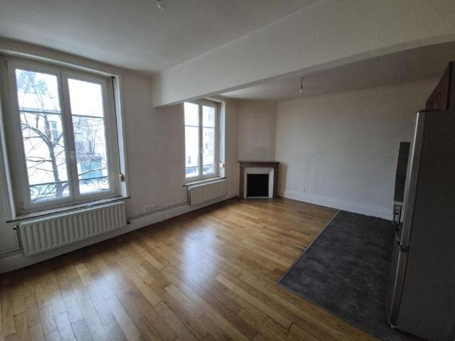 APPARTEMENT 3 pièce s 58m²