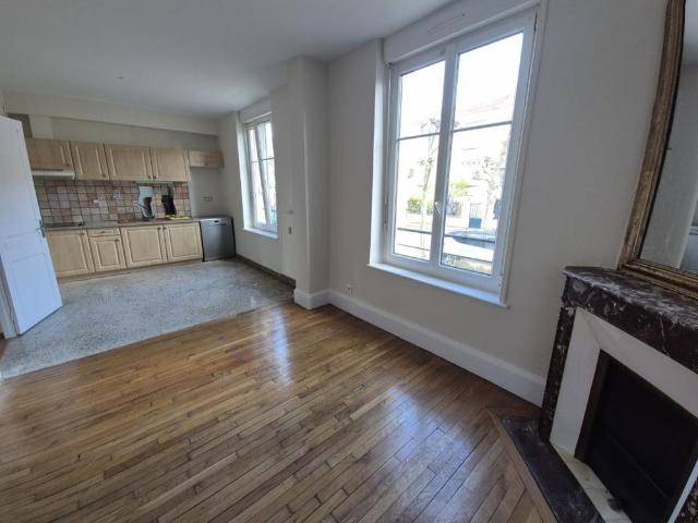 APPARTEMENT 3 pièce s 63m²