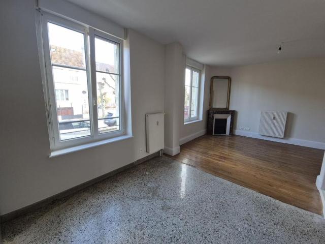 APPARTEMENT 3 pièce s 63m²