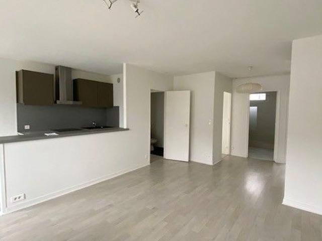 APPARTEMENT 3 pièce s 64m²