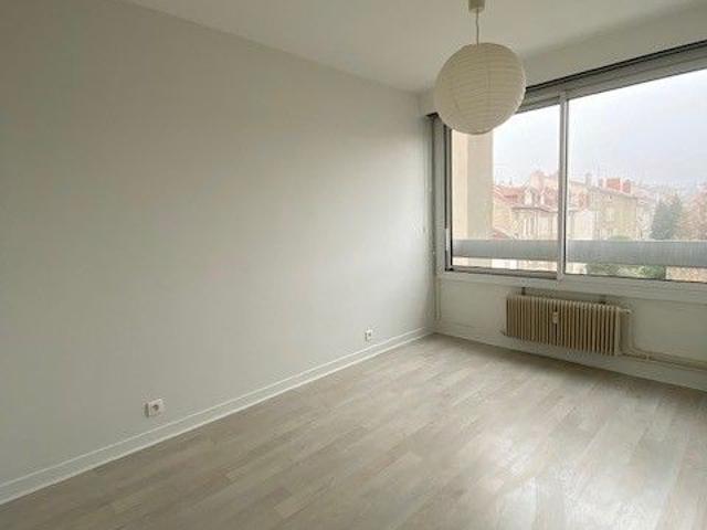 APPARTEMENT 3 pièce s 64m²