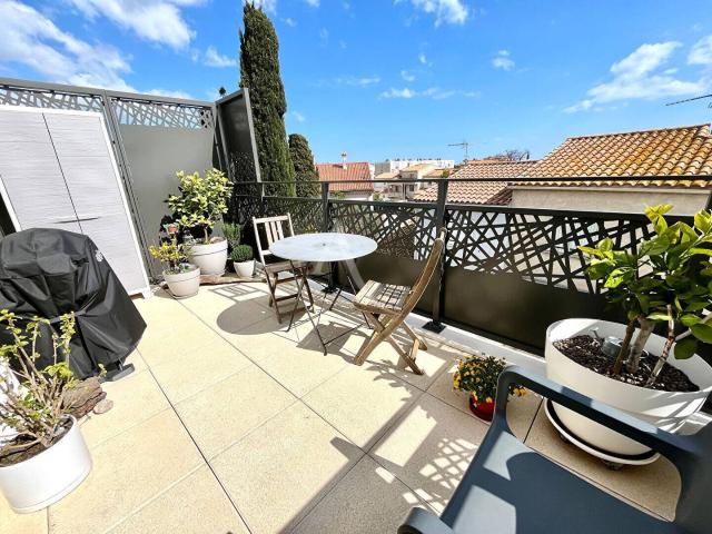 Appartement 3 pièce s 68.39 m2 avec 2 parkings 34110 FRONTIGN