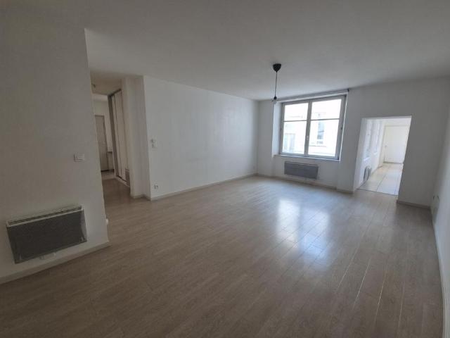 APPARTEMENT 3 pièce s 83m²